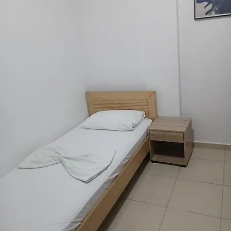 Maria De Luxe * Chrysi Ammoudia